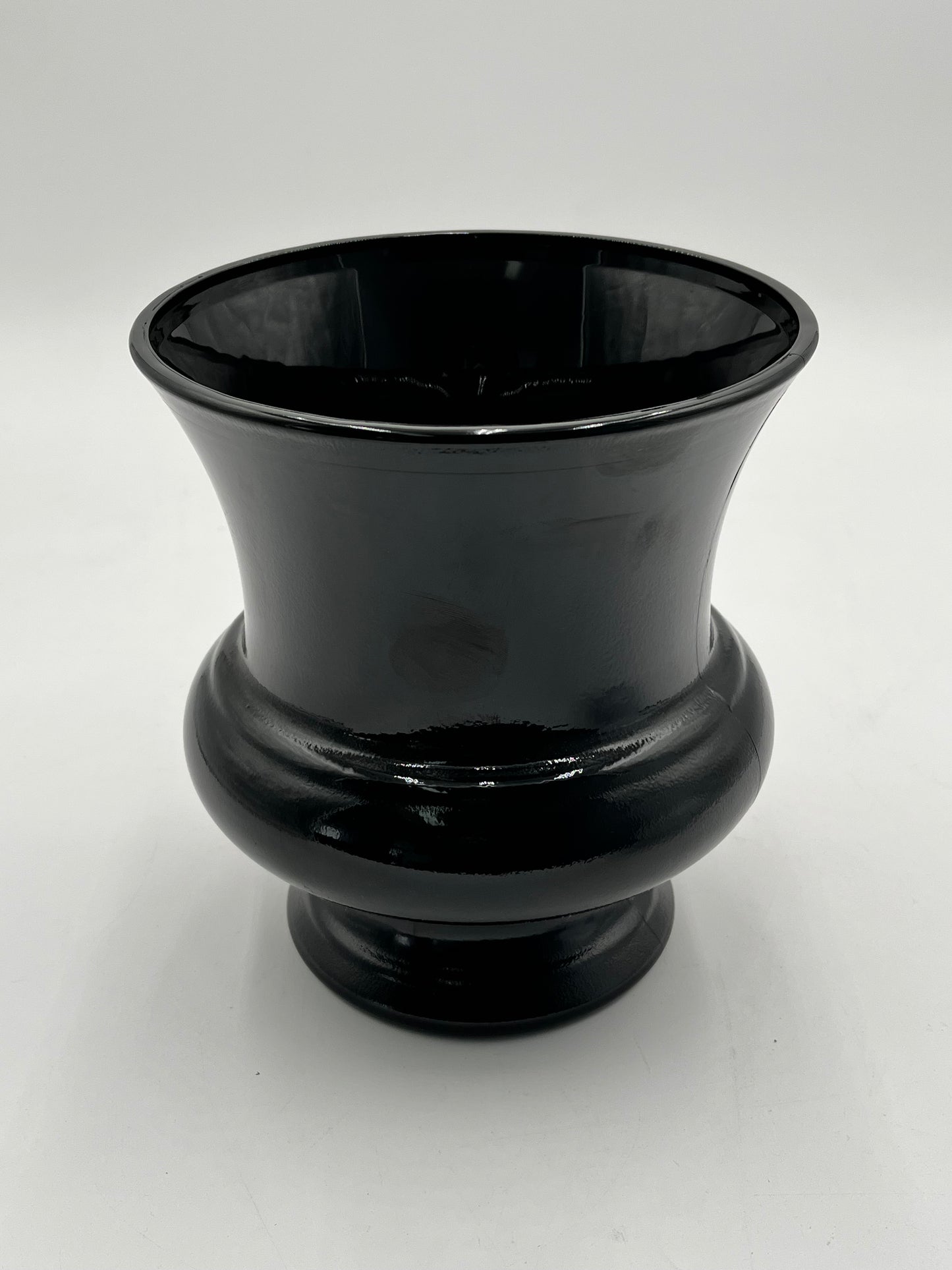 Elegant black plastic urn in medium 8x7 size. Perfect for floral, memorial or décor use. Sold by floralsuppliespoint1.com for $4.99 each.