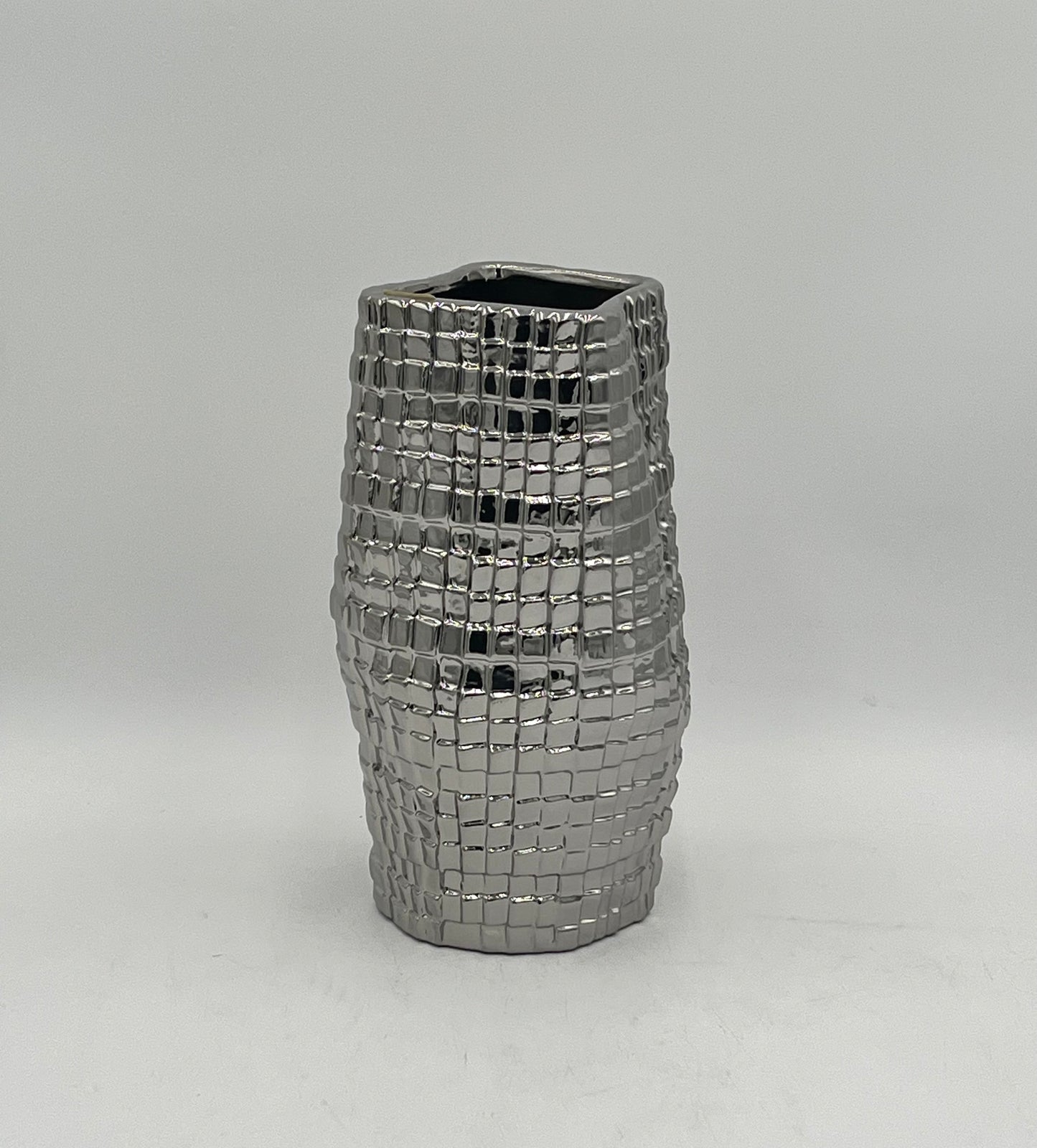 Tesserae Matrix ceramic vases in gold and silver with textured mosaic design. Modern luxury décor for floral arrangements sold by floralsuppliespoint1.com.
