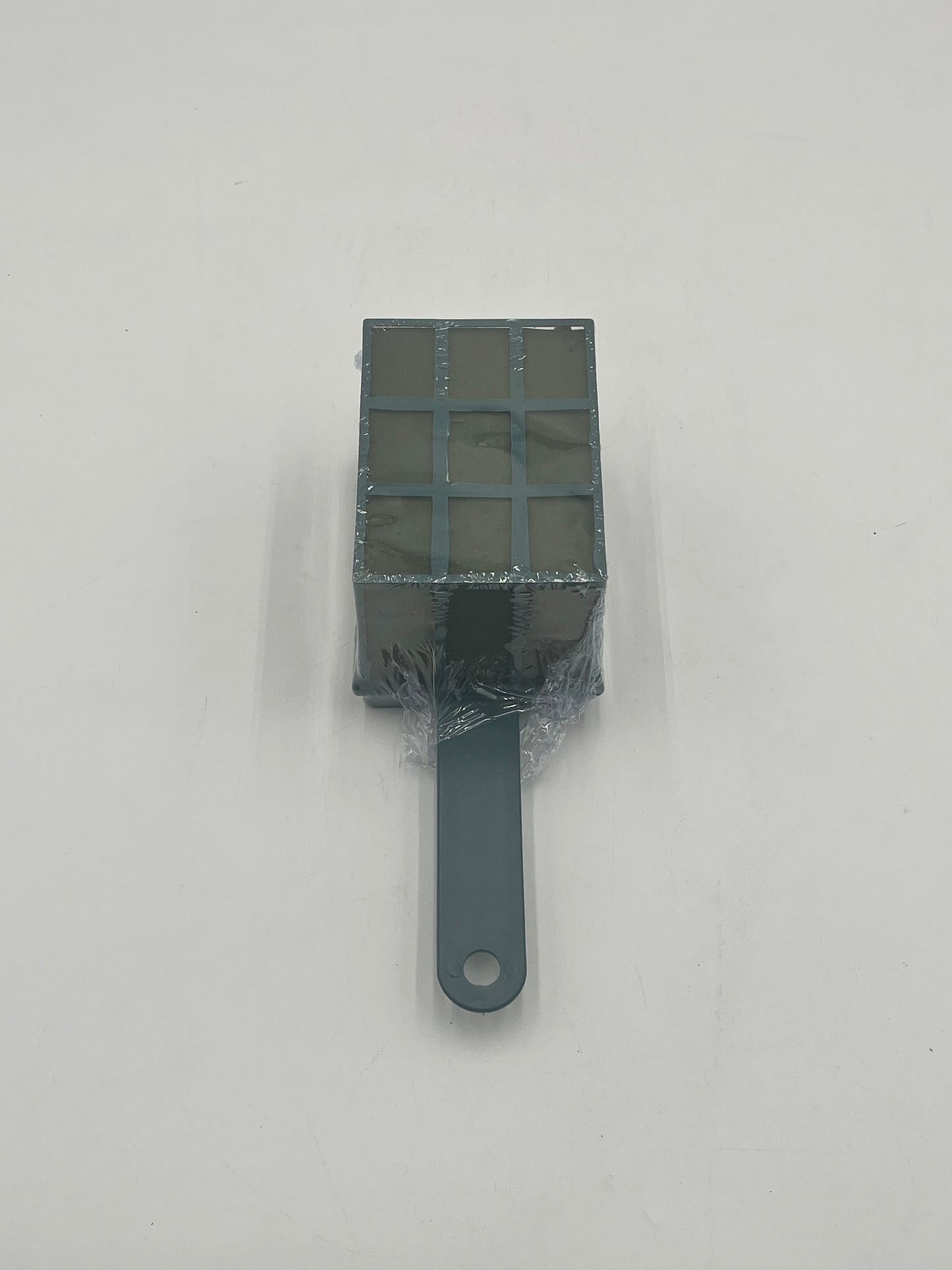 Floral foam cage holders with handles in small 4x3x3 & medium 7x5x3 sizes. Perfect for sturdy flower arrangements & displays. Sold by floralsuppliespoint1.com