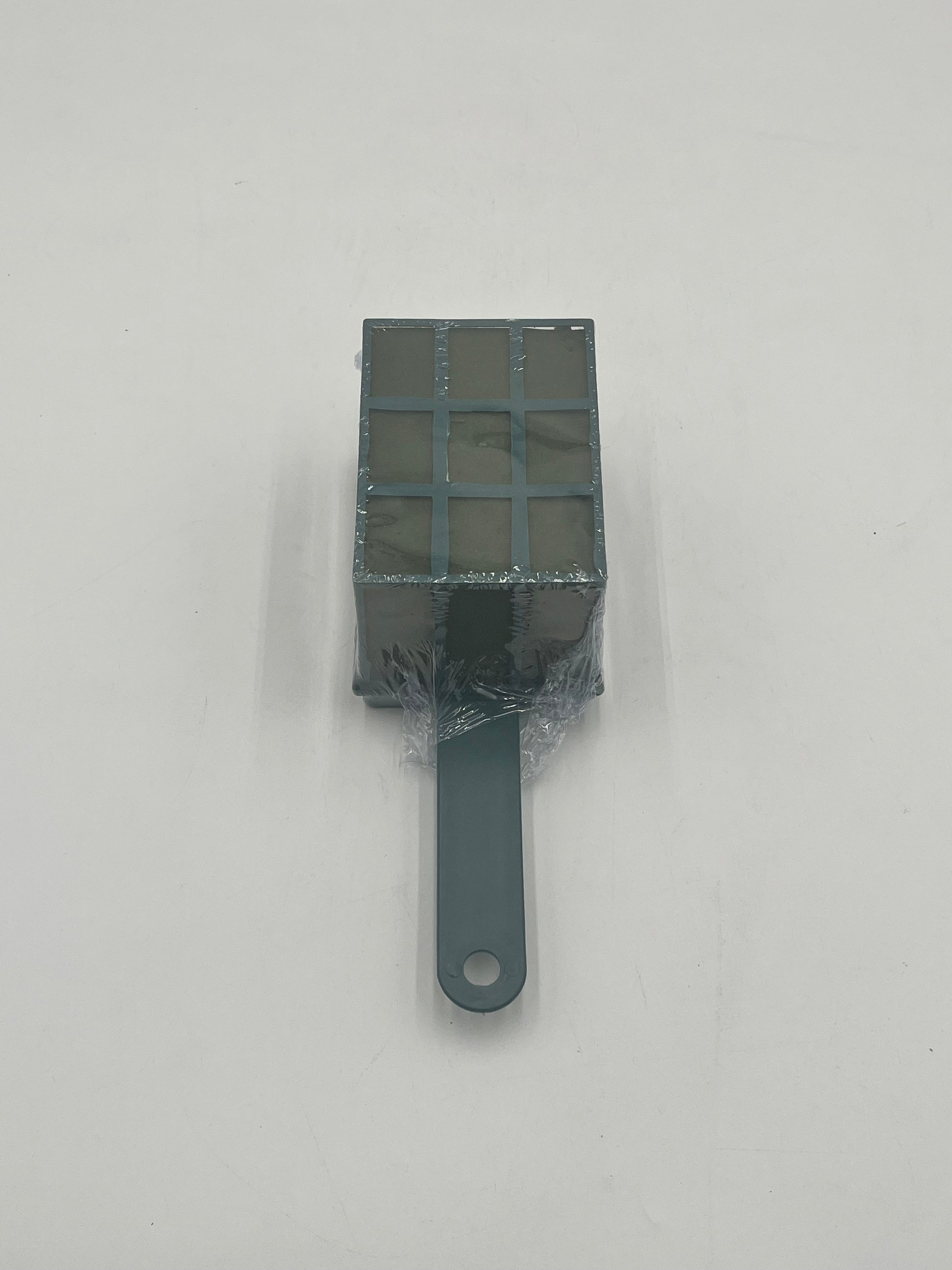 Floral foam cage holders with handles in small 4x3x3 & medium 7x5x3 sizes. Perfect for sturdy flower arrangements & displays. Sold by floralsuppliespoint1.com