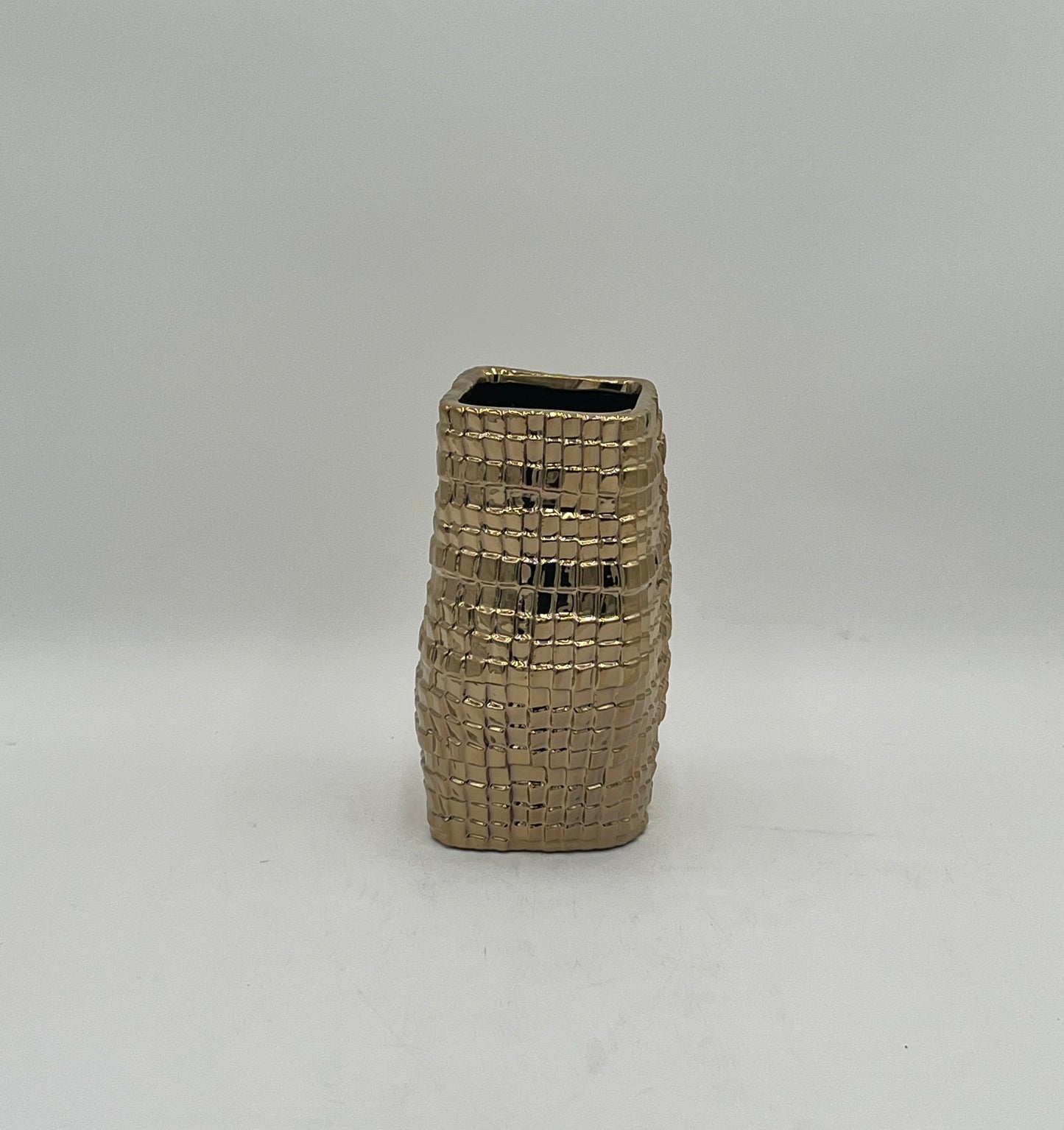Tesserae Matrix ceramic vases in gold and silver with textured mosaic design. Modern luxury décor for floral arrangements sold by floralsuppliespoint1.com.