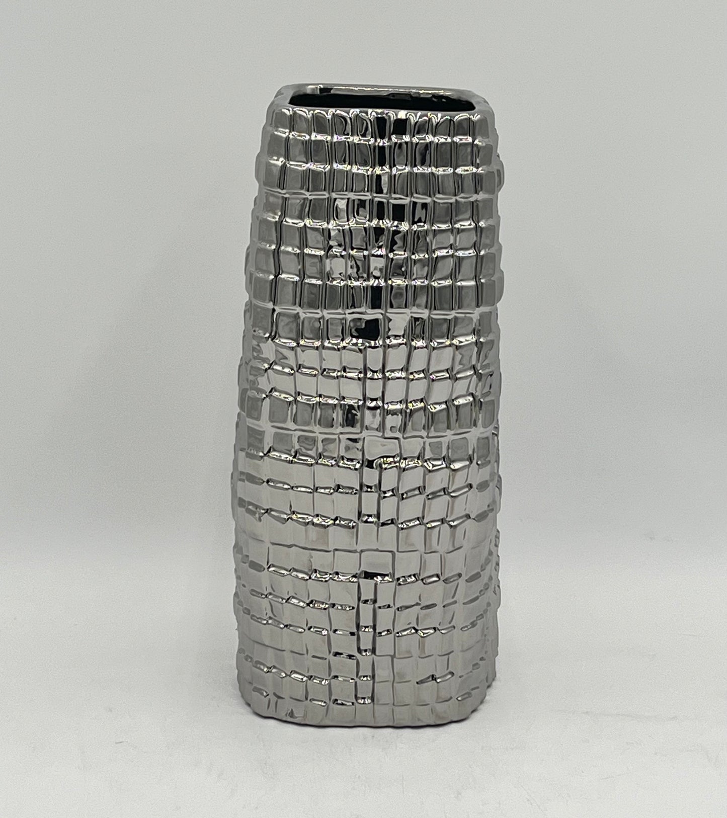 Tesserae Matrix ceramic vases in gold and silver with textured mosaic design. Modern luxury décor for floral arrangements sold by floralsuppliespoint1.com.