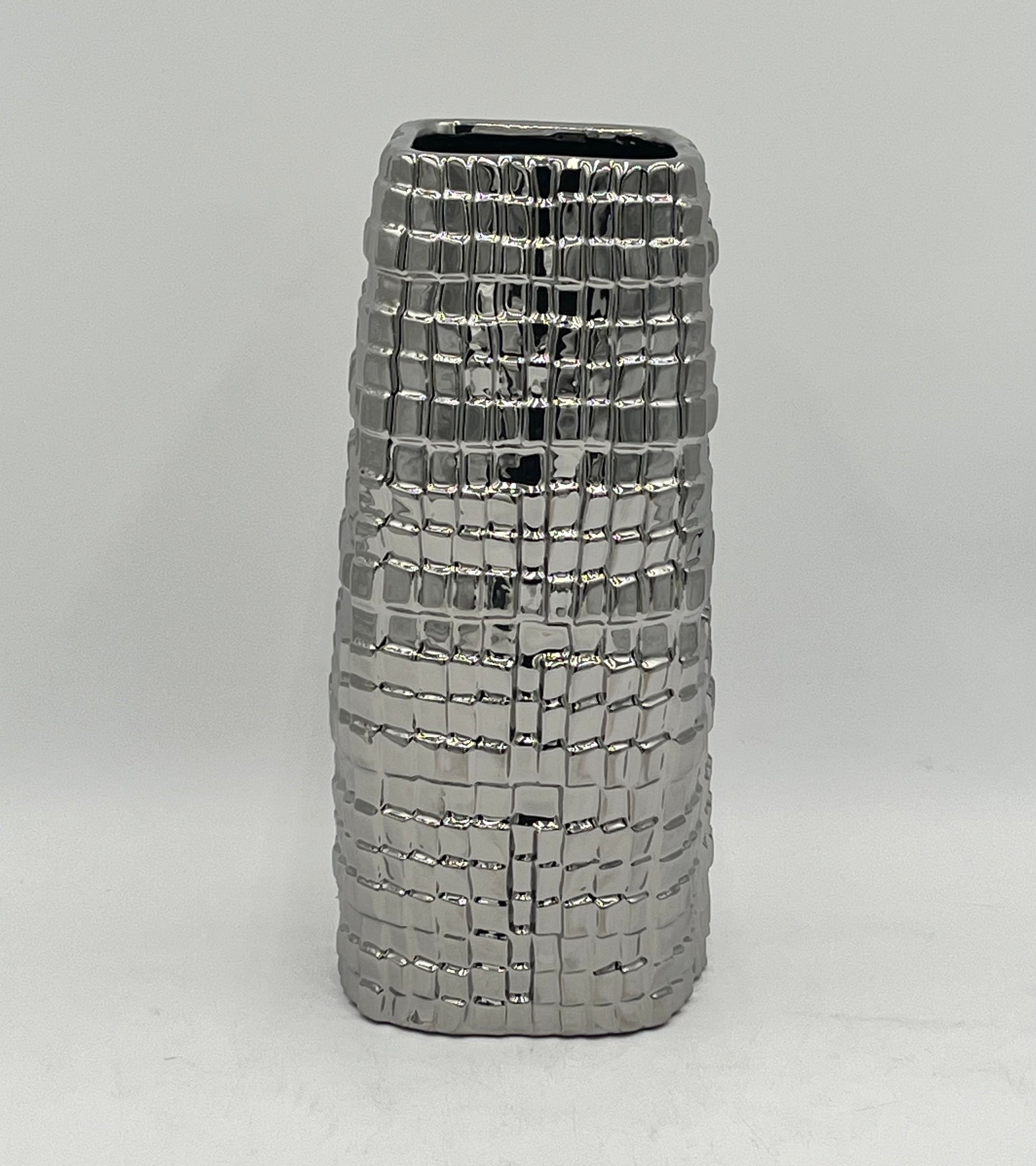 Tesserae Matrix ceramic vases in gold and silver with textured mosaic design. Modern luxury décor for floral arrangements sold by floralsuppliespoint1.com.